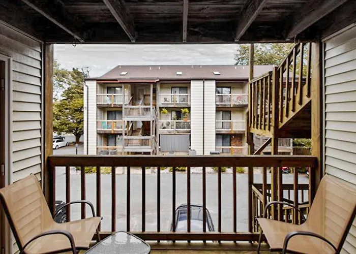 Apartment Sandalwood 203b *