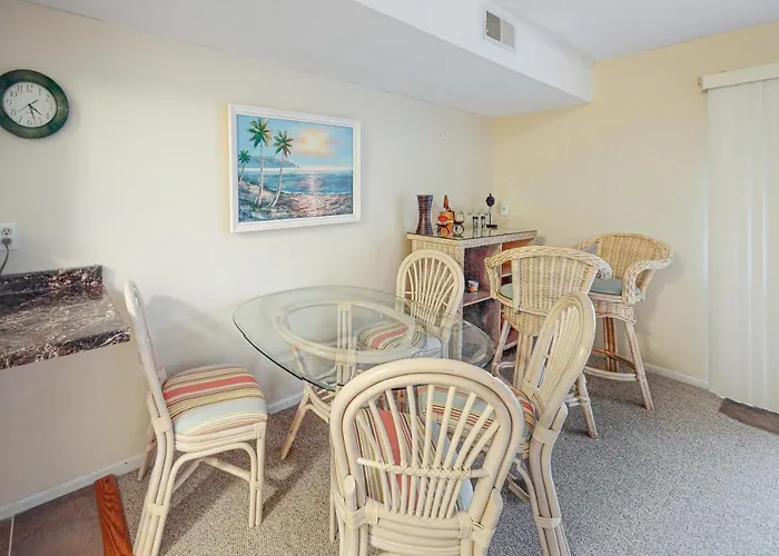 Sandalwood 203b Apartment *