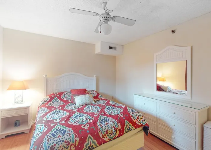 Apartment Sandalwood 203b *