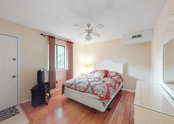 Apartment Sandalwood 203b